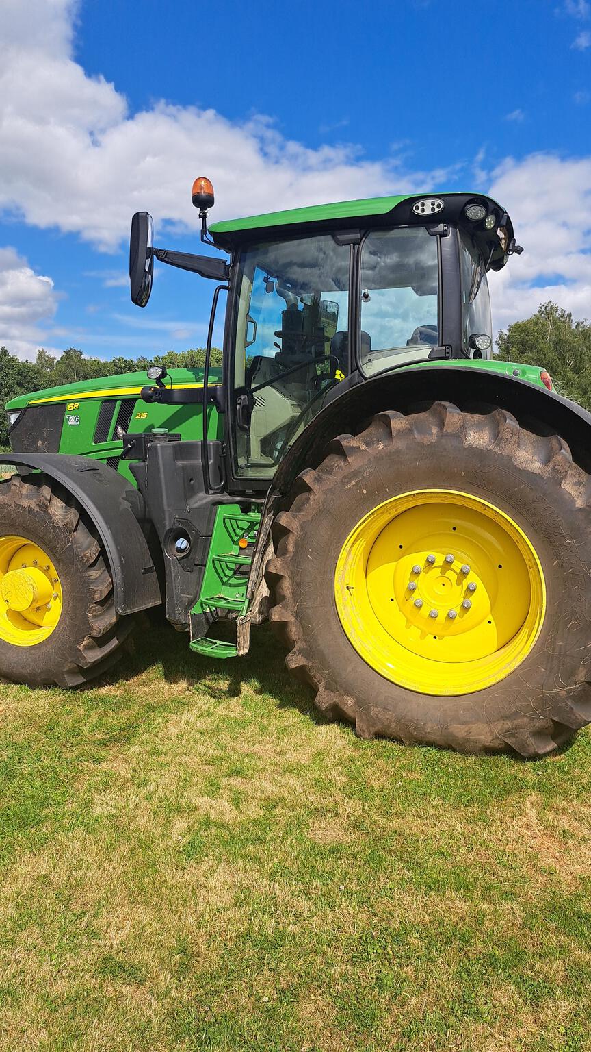 John Deere 6R 215 | Tallis Amos Group